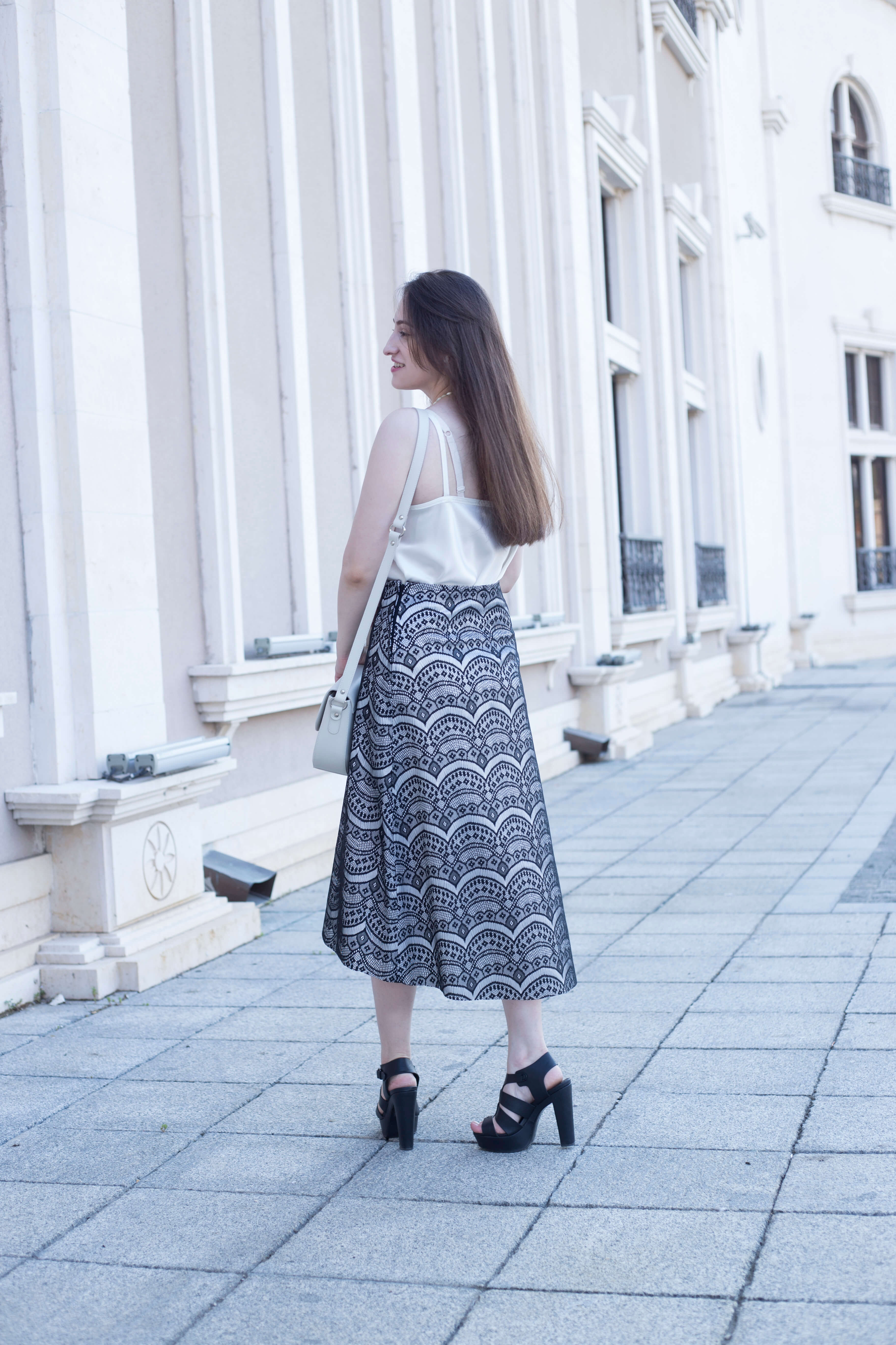 I designed a simple but very versatile asymmetrical lace skirt!